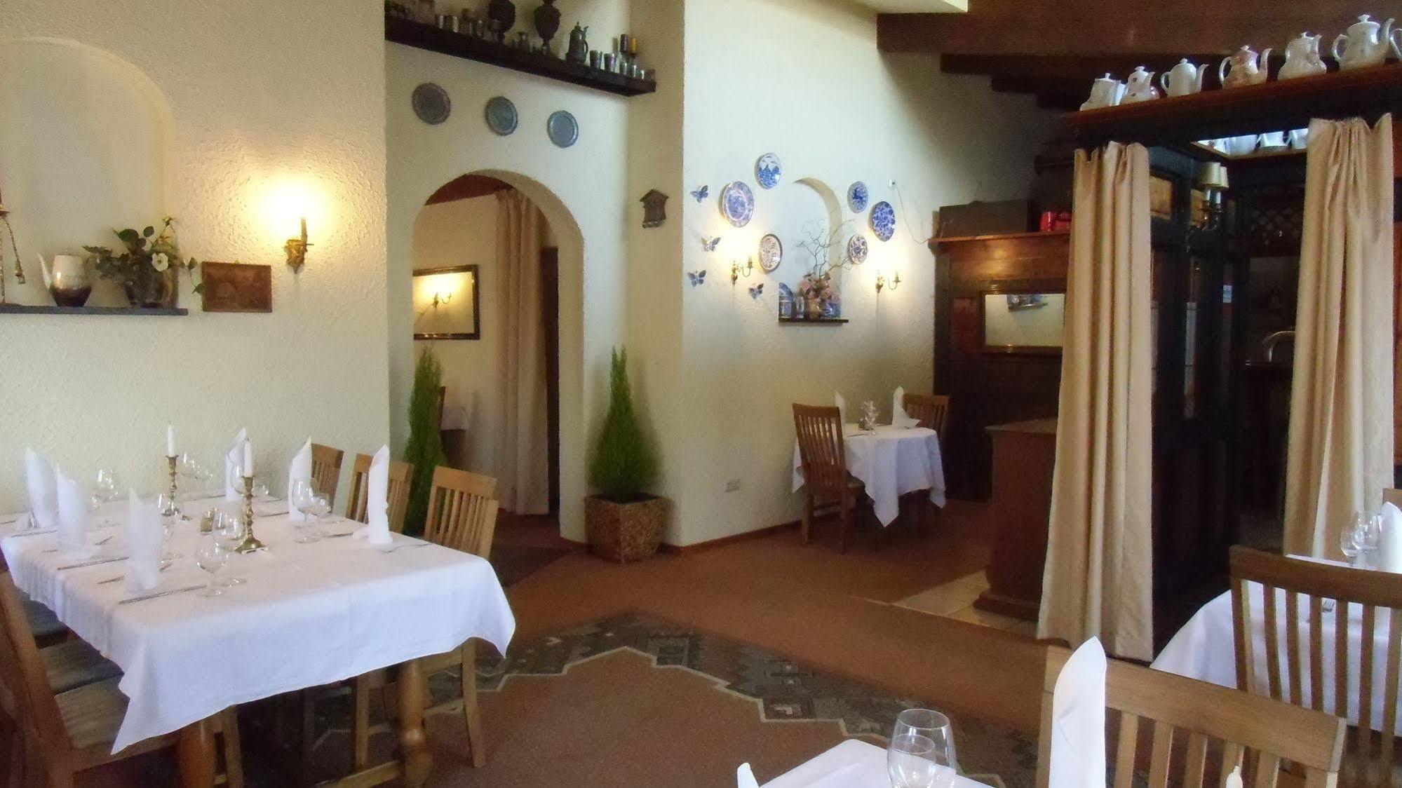 Landhotel-Restaurant Schwalbennest Zierenberg Exterior photo